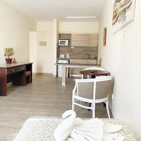 Antonis G. Aparthotel 2*